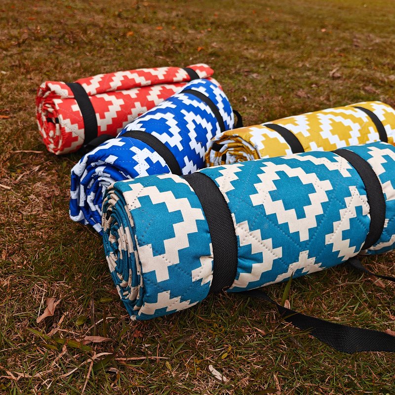 Supersonic picnic pads with hotbeds and thick camping with families on the beach and waterproof camp pads