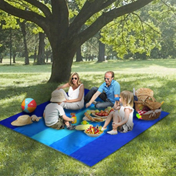 Pocket picnic mats can be machine-washed in the field with the lawn sand beach-proof outdoor picnic pads