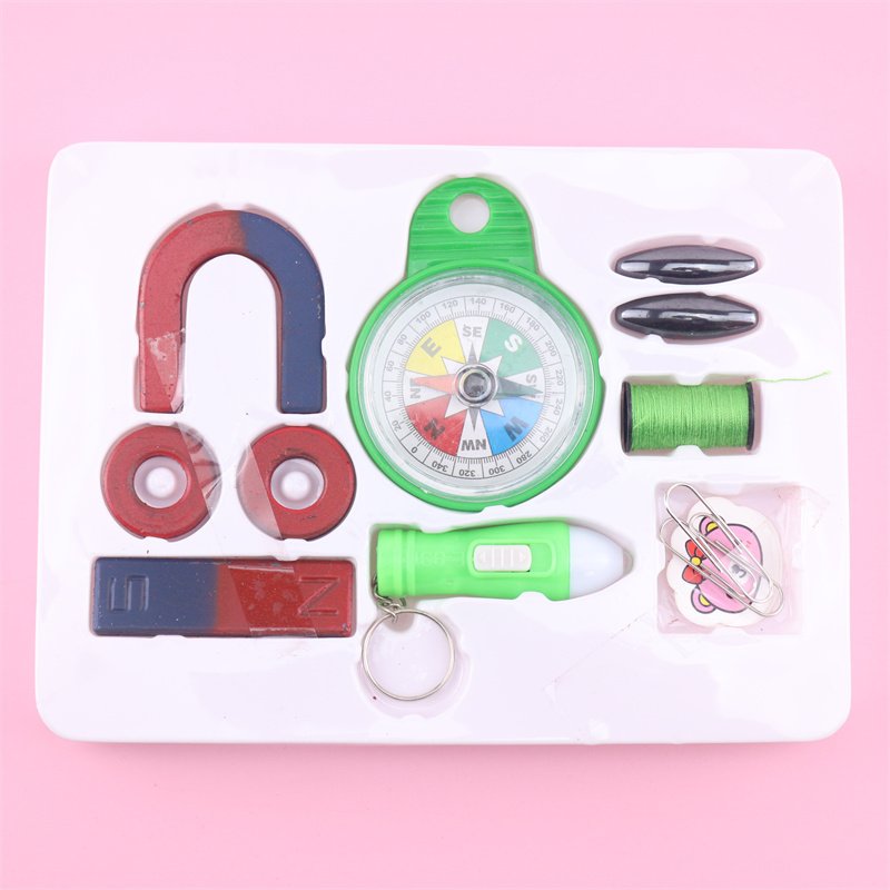 Toy-learning guide for primary school students, Magnetian set of children ' s kindergartens with a small box of gift items