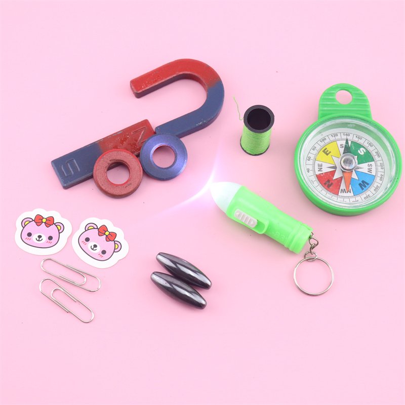 Toy-learning guide for primary school students, Magnetian set of children ' s kindergartens with a small box of gift items