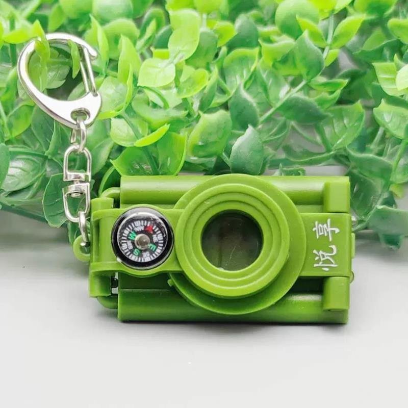 A multi-purpose mini-celescope magnifier for boys and girls, with a flashlight guide to children's toys