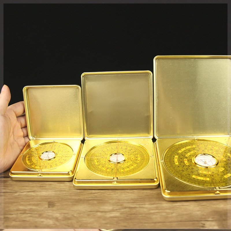 A compass with a high-precision compass with an open-trace geological searcher, a small compass device