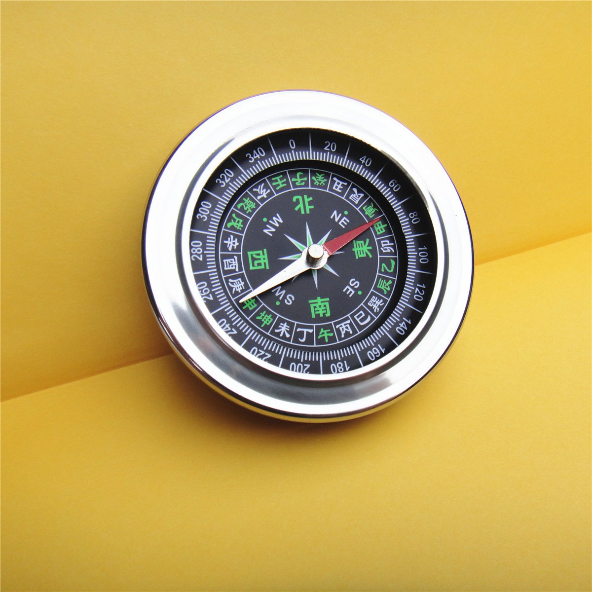 Guided by the high accuracy of the northern needles, the children of the geo-movement compass with the equipment of the gold captain