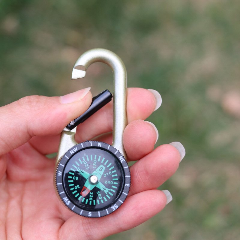 Multifunctional compass points to the north alloy, the key to the compass, and the outside tactical survival equipment