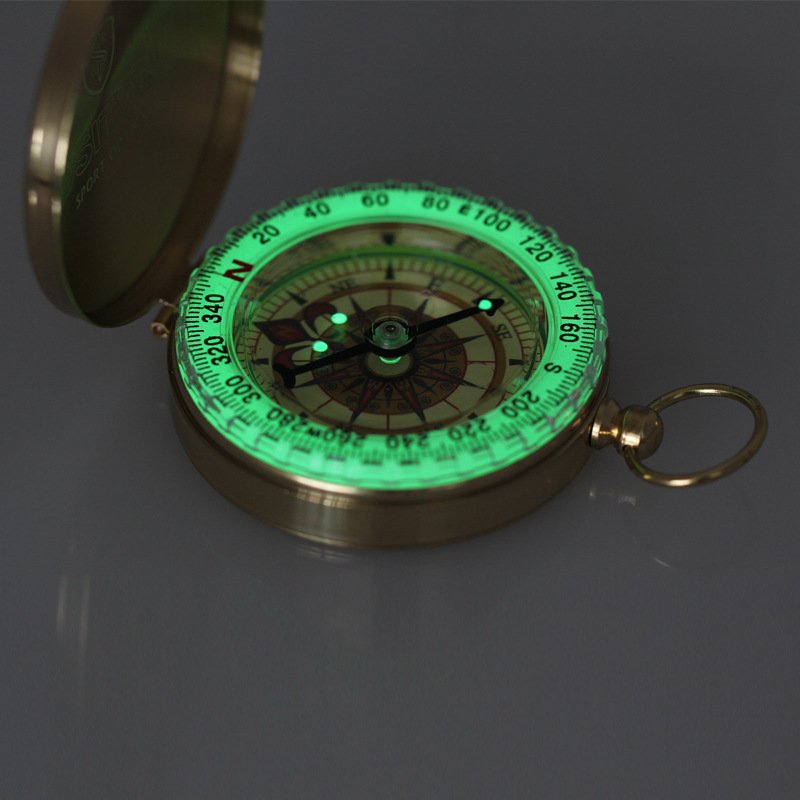 An outdoor compass for high-precision primary school students