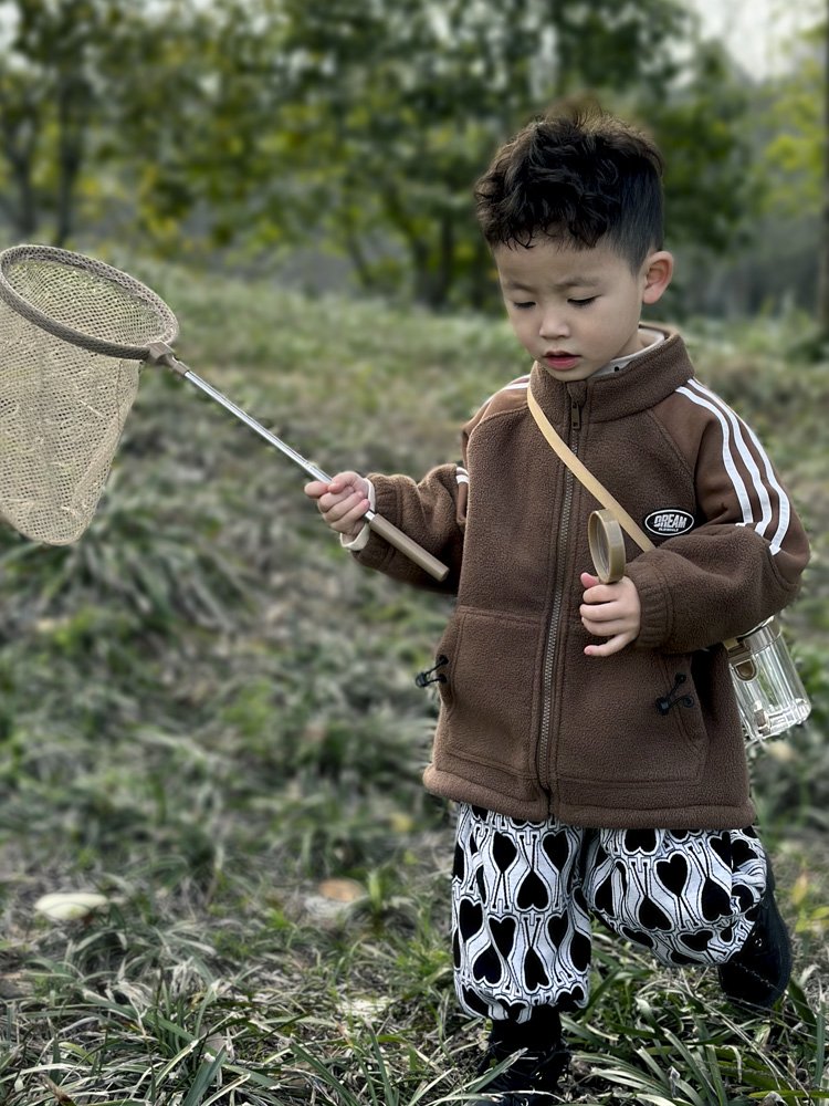 Children's guidebook explores the high-precision birthday gift of young boys and girls with toys
