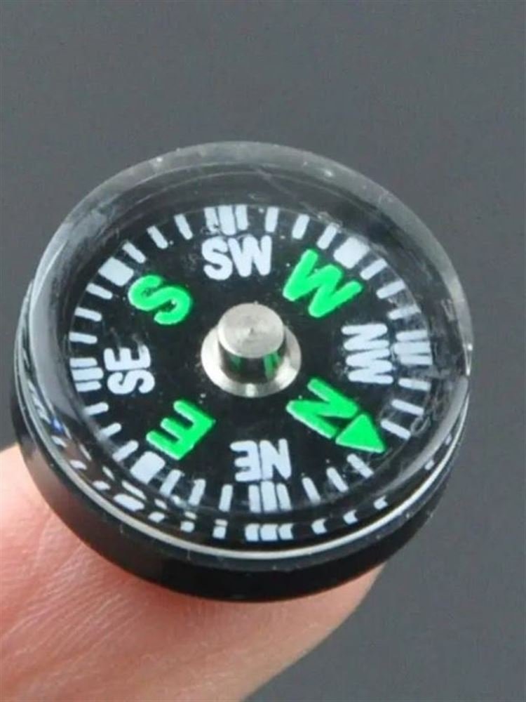 The high accuracy of stainless steel car supplies in the direction of a portable outdoor camping compass points to the northern compass