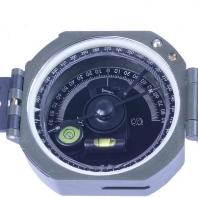 A HIGH-PRECISION M2 GEOLOGICAL COMPASS MULTI-PURPOSE COMPASS POINTS TO THE ANGLE LEVEL OF THE NORTHERN PIN NIGHT CD