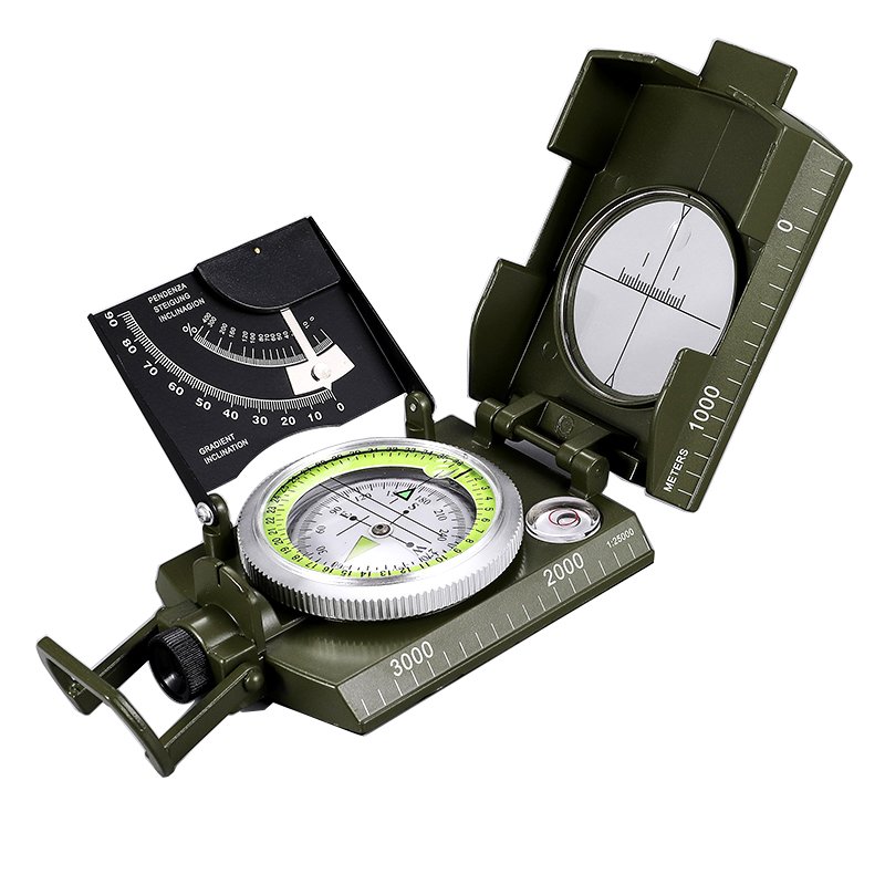 A high-precision nightlight multi-purpose compass with a horizontal slope on a car guide car pointing north