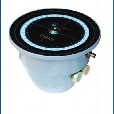 WINDWARD SHIP WITH A STANDING WALL-MOUNTED PLACER, CROSSES THE 19-F/FY MAGNETIC NAVIGATOR CCS CERTIFICATE