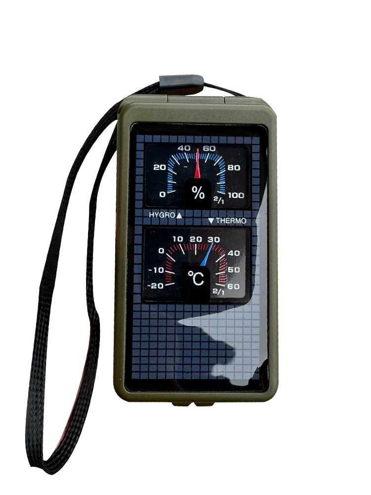 A MULTIFUNCTIONAL HUMIDITY THERMOMETER WITH A RED T10 GUIDE TO FIRE RODS WITH MAGNIFYING MIRRORS