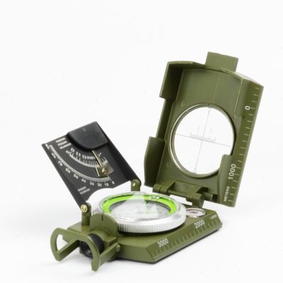 A HIGH-PRECISION M2 GEOLOGICAL COMPASS MULTI-PURPOSE COMPASS POINTS TO THE ANGLE LEVEL OF THE NORTHERN PIN NIGHT CD