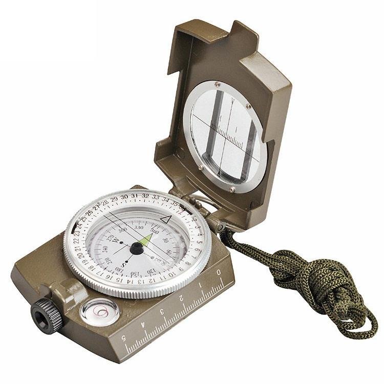 On the outdoors, with a cross-country precision needle, a multi-purpose compass, the students are pointing to the northern pin geographer