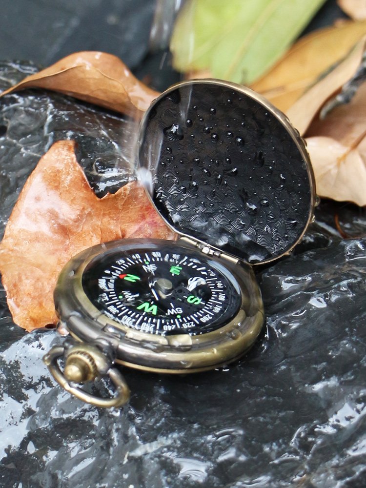 A guided-up camper teaching children's sports car with a high-precision chronometer retrograde to the northern compass