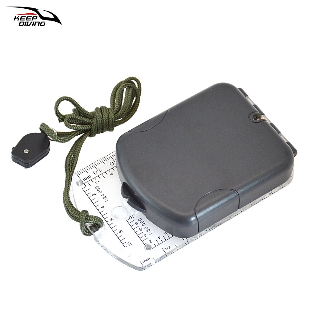 Multifunctional card compass with a lighted night compass with a map of the light pointing to the northerly outdoor expedition equipment