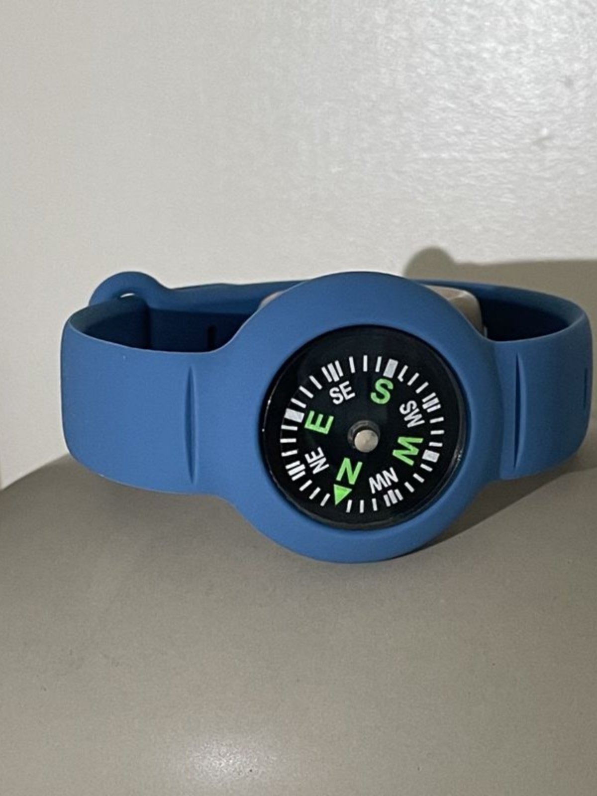 A guide to the survival of children's wrists in the outdoor exploration navigation camper