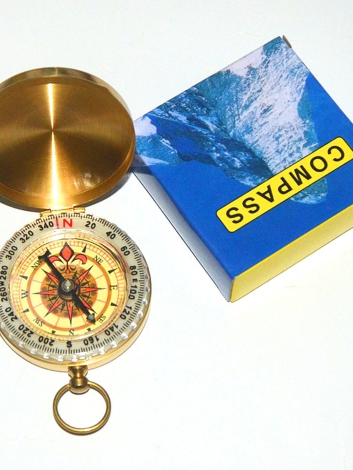 A car-borne compass with a high degree of outdoor precision and a multifunctional cross-country compass for adult children