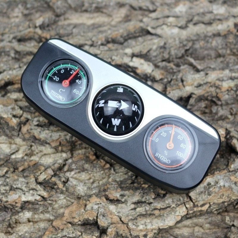 A high-precision guided compass in a vehicle with a high-precision guided compass in a single vehicle is easy to use