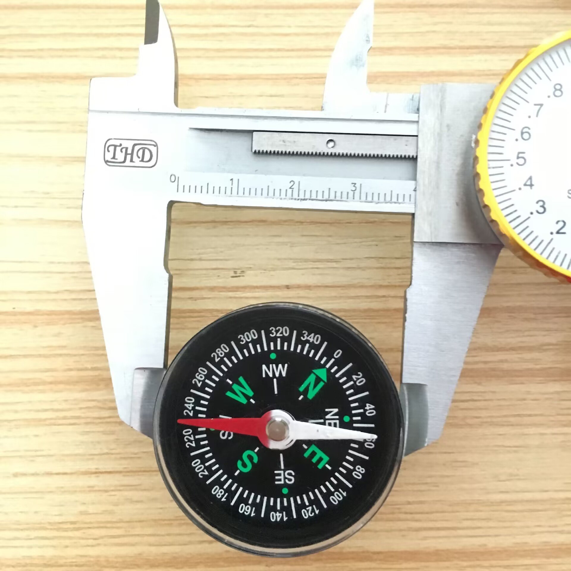40MM OIL COMPASS, PLASTIC GIFT COMPASS