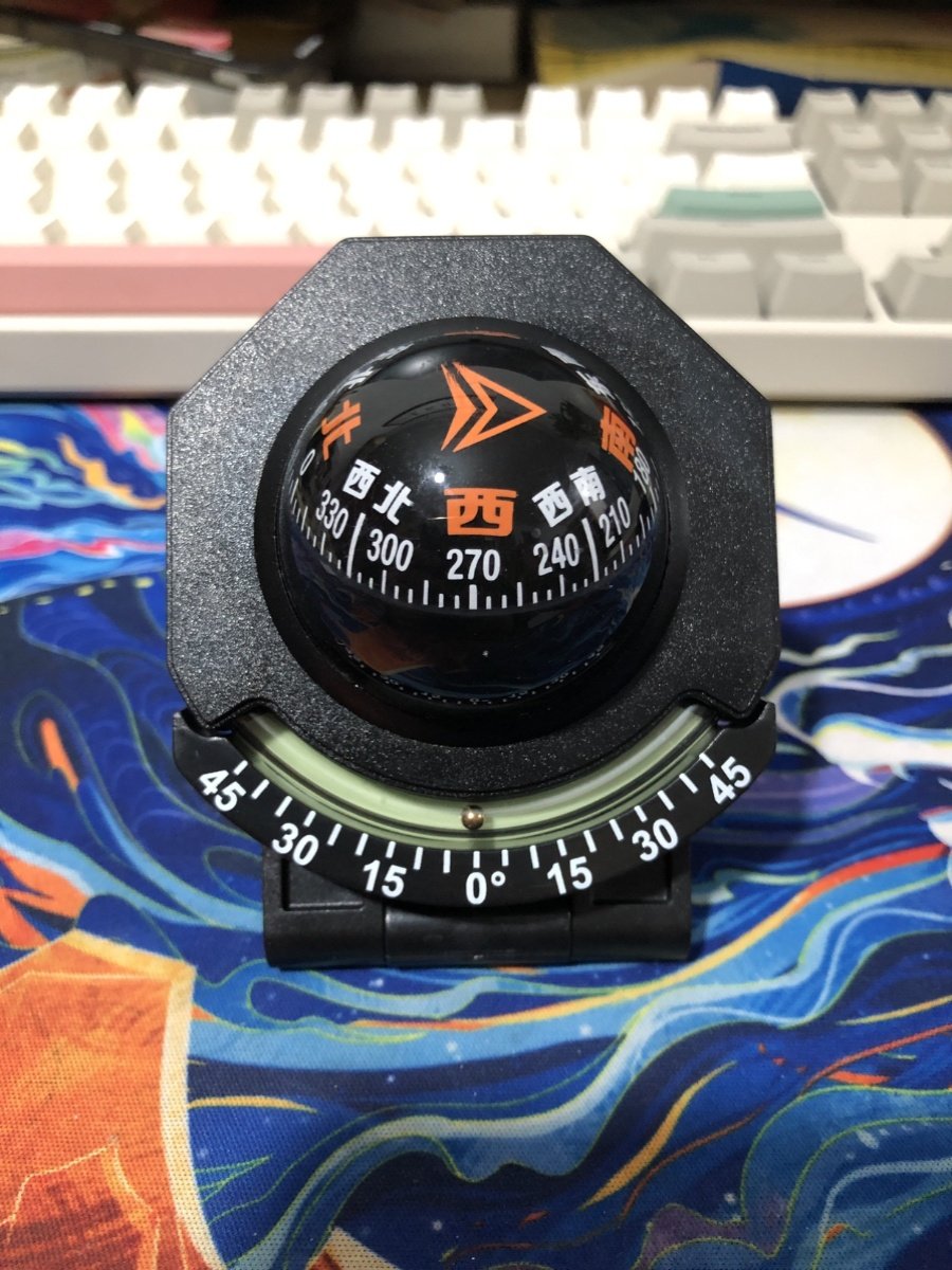 A Chinese-car-borne guide ball + 2 degrees per night light-high-precision RV points to a strong magnetic outside of the northern needle