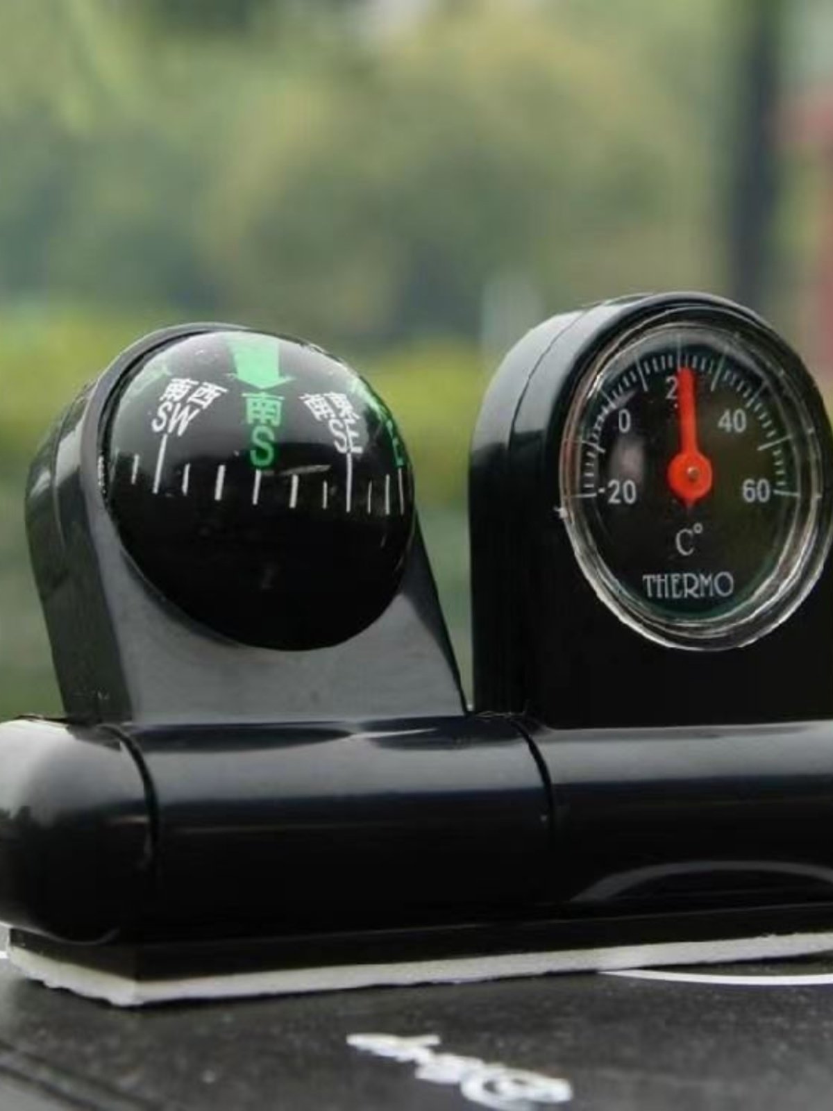 A three-in-a-one guide ball with a horizontal sloper in a car