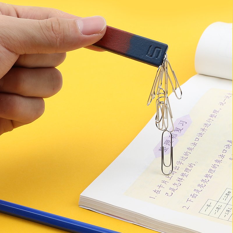 MILKY WAY PRIMARY SCHOOL STUDENT MAGNET SET UP WITH A U-SIZED IRON-SORTING COMPASS FOR THE TEACHING OF CHILDREN ' S SCIENCE EXPERIMENTS