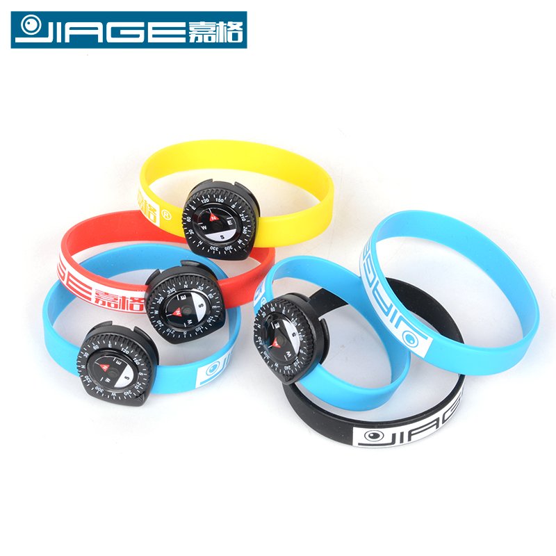 An outdoor high-precision silica wristwatch indicates a hysteria-proof, hydro-magnetic child student with a watch