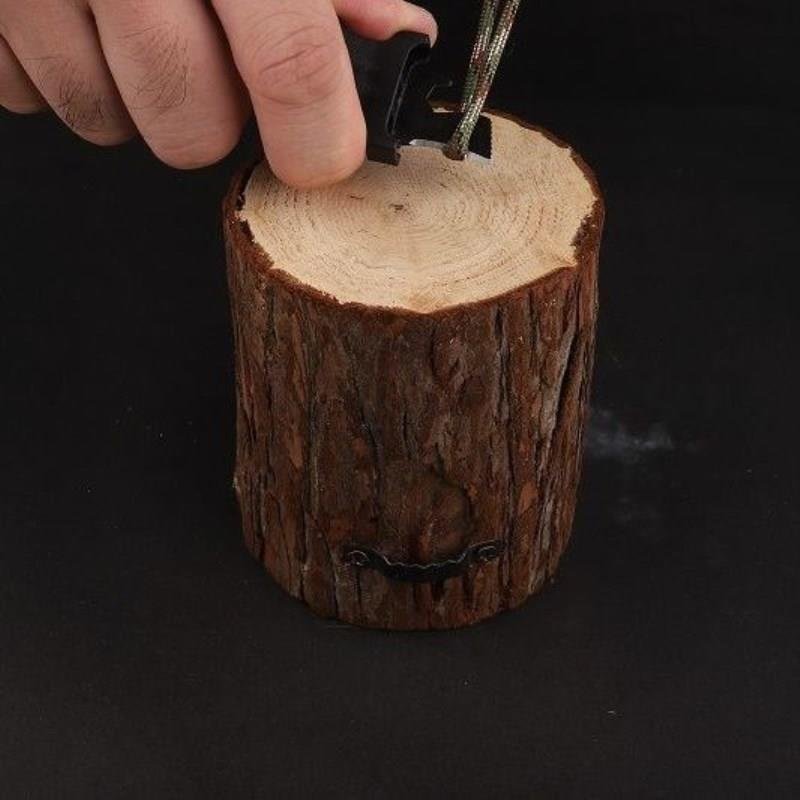 Multifunctional compass tactical ring-and-wire hand chain outside the pyrophagus to reach for a rescue post