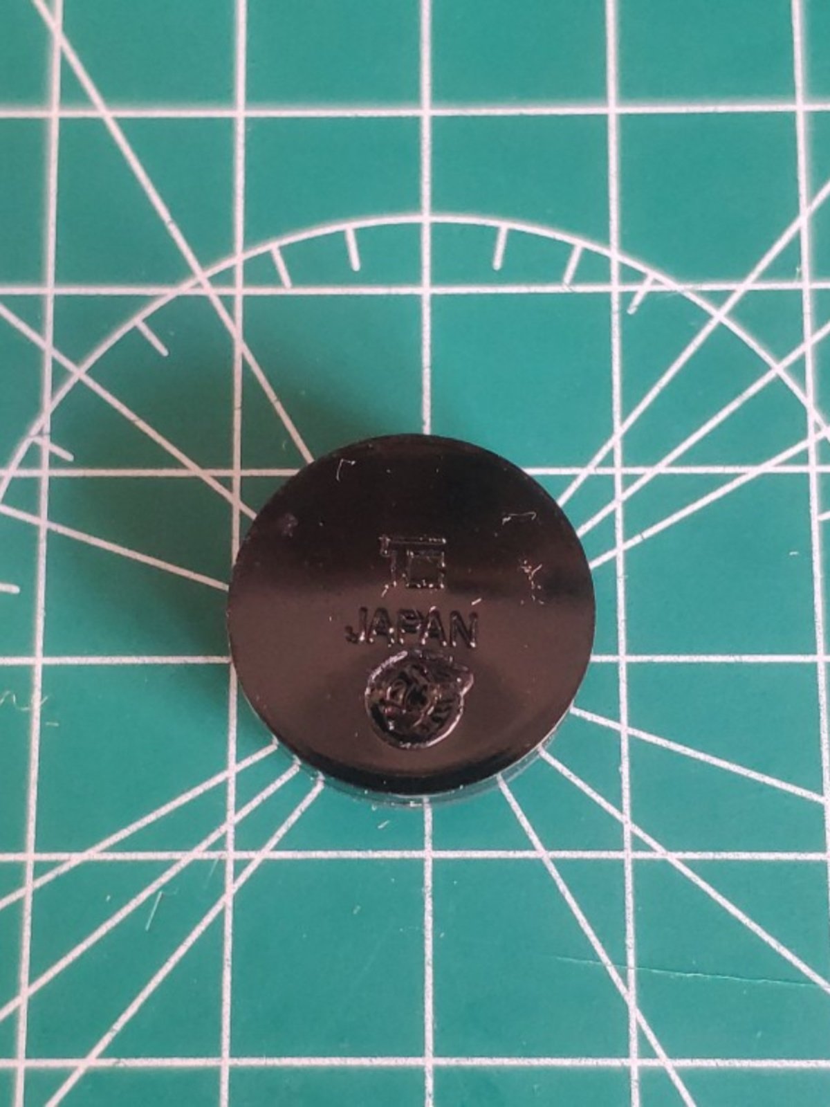 the u.s. authentic wazoo mini-button points to a camping camp in the north of the nightlight