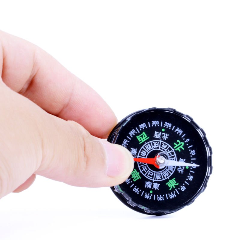 An outdoor high-precision compass points to a multi-purpose windwater compass with a waterproof Chinese student expedition