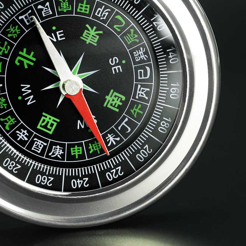 The compass, with its high outdoor precision, carries a multi-purpose northerly compass for adult and child students