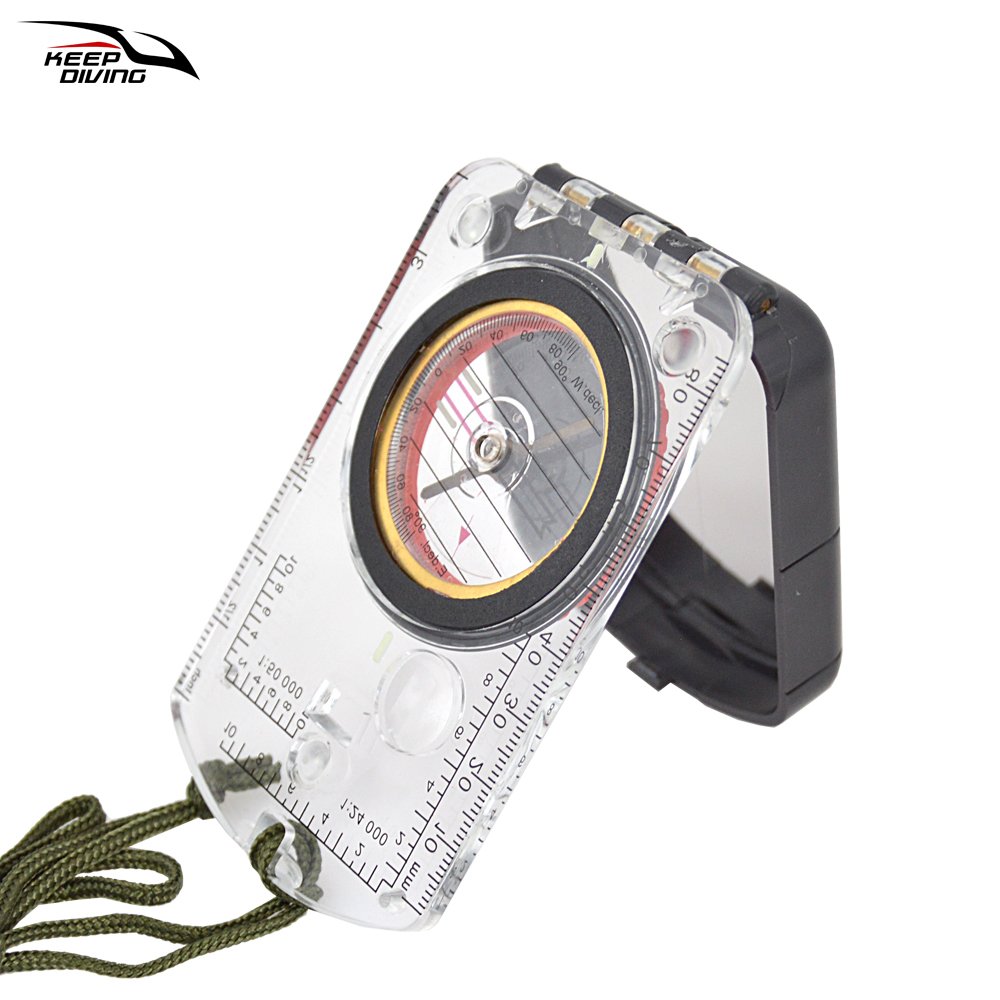 Multifunctional card compass with a lighted night compass with a map of the light pointing to the northerly outdoor expedition equipment