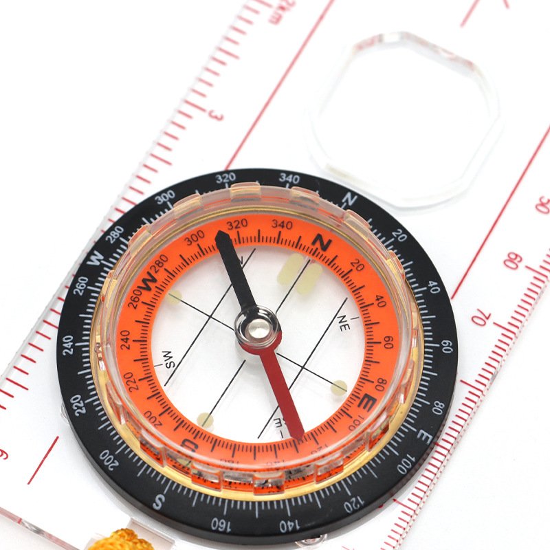 Multifunctional Map Guide to Outdoor Camping Tool Pointing Norther Pointer Magnetic Scale