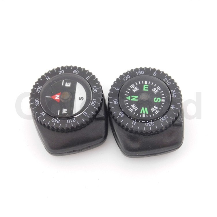 An outdoor magnetic-oil-free cross-country compass points to a northerly wristwatch, so it's free