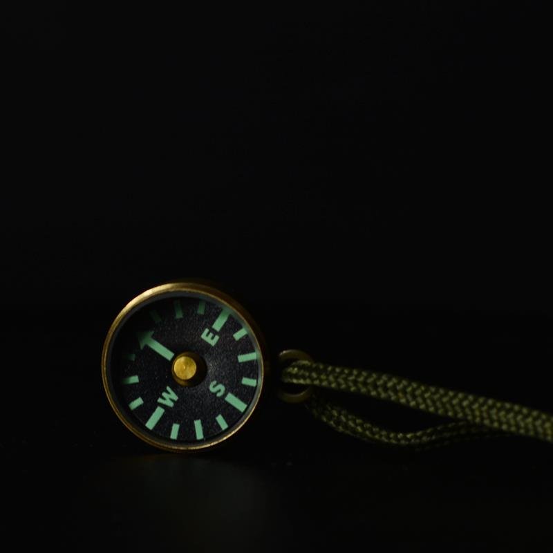 JIAGE'S EXTERNAL STRONG MAGNETIC FINGER NORTHERLY PIN/NIGHTLIGHT METAL DISK COMPASS/MOUNTED COMPASS LEADS TO CAMP ORIENTATION