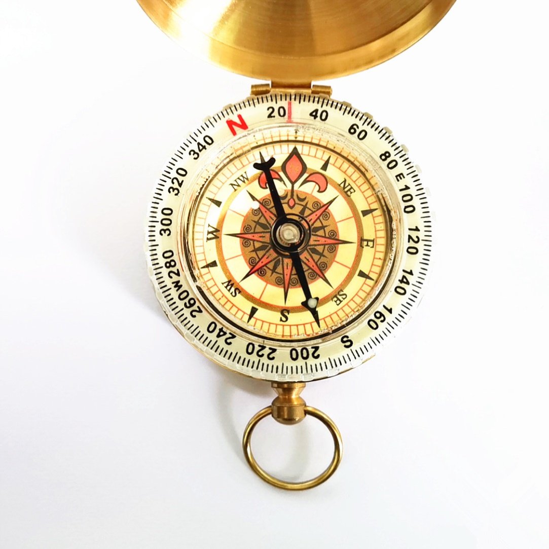 Pure copper points to the northern outdoor compass, to the retrospect of the high-precision student motor vehicle