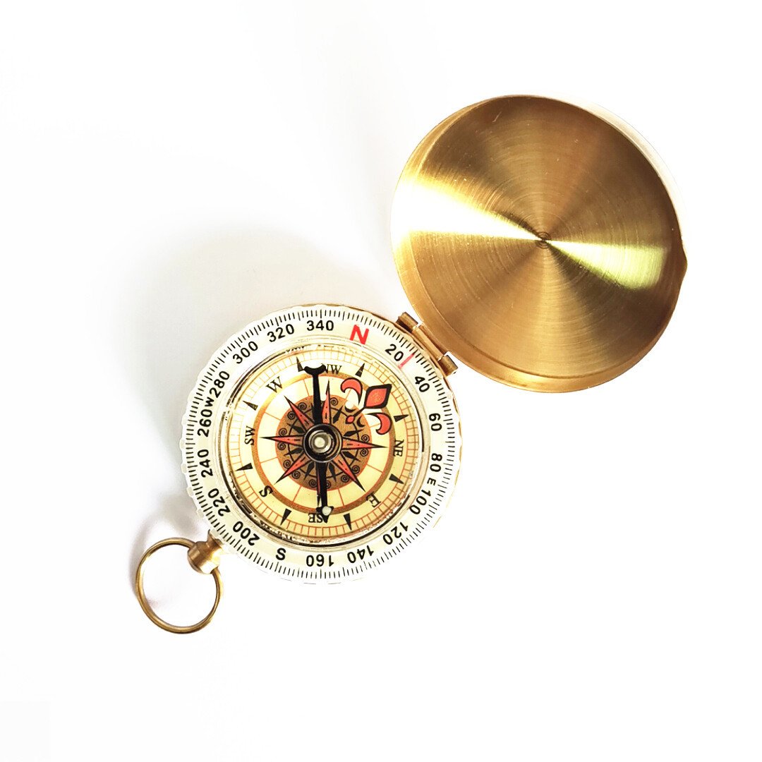 Pure copper points to the northern outdoor compass, to the retrospect of the high-precision student motor vehicle