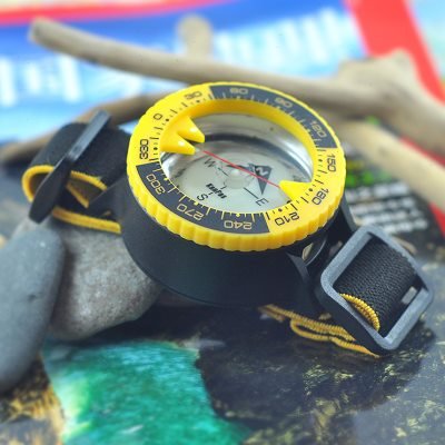 Kanpas underwater dives point to a northerly needle, aqueous pulmonary technology to catch a night-light compass, a compass instrument