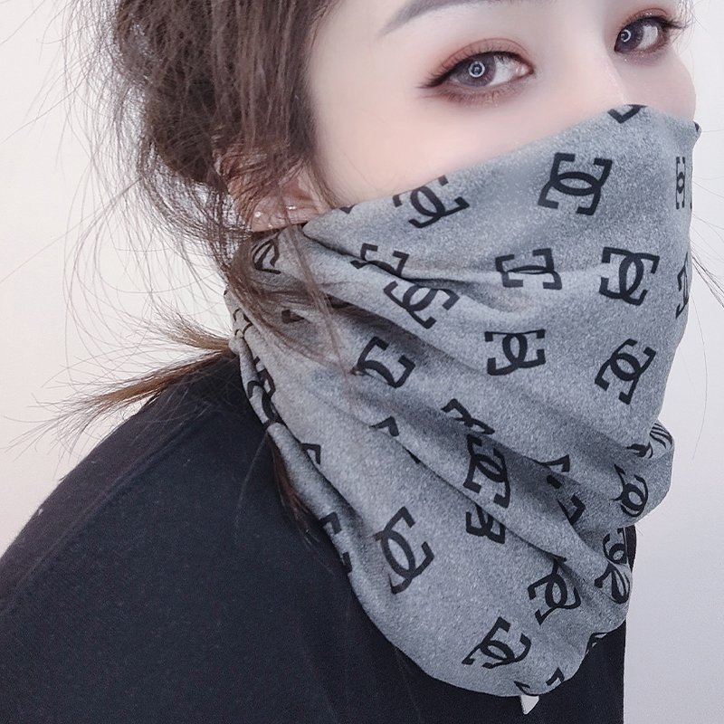 "The wind-covered scarf of a woman who has been around for spring and autumn and winter."