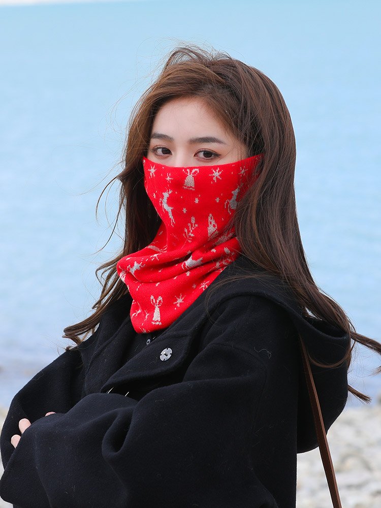 In the winter, the Korean version, with a hooded ear mask, rides with a cold-faced fashion twirl