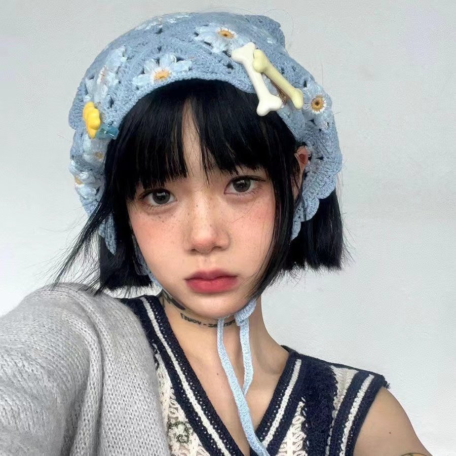 The French turban girl is out on a sweet, cute, fragrance bouquet with a knitted hand-made spicy triangle