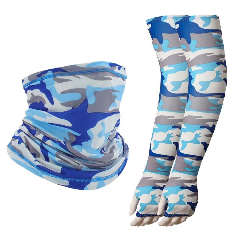 The sun-screened turban-covered man with a neck-covered summer fishing mask rides the turban with ice-free sleeves