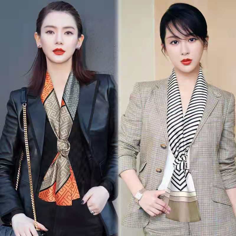 The small silk towel girl is a small, thin stripe of the winter scarf wave in Korea at spring and summer