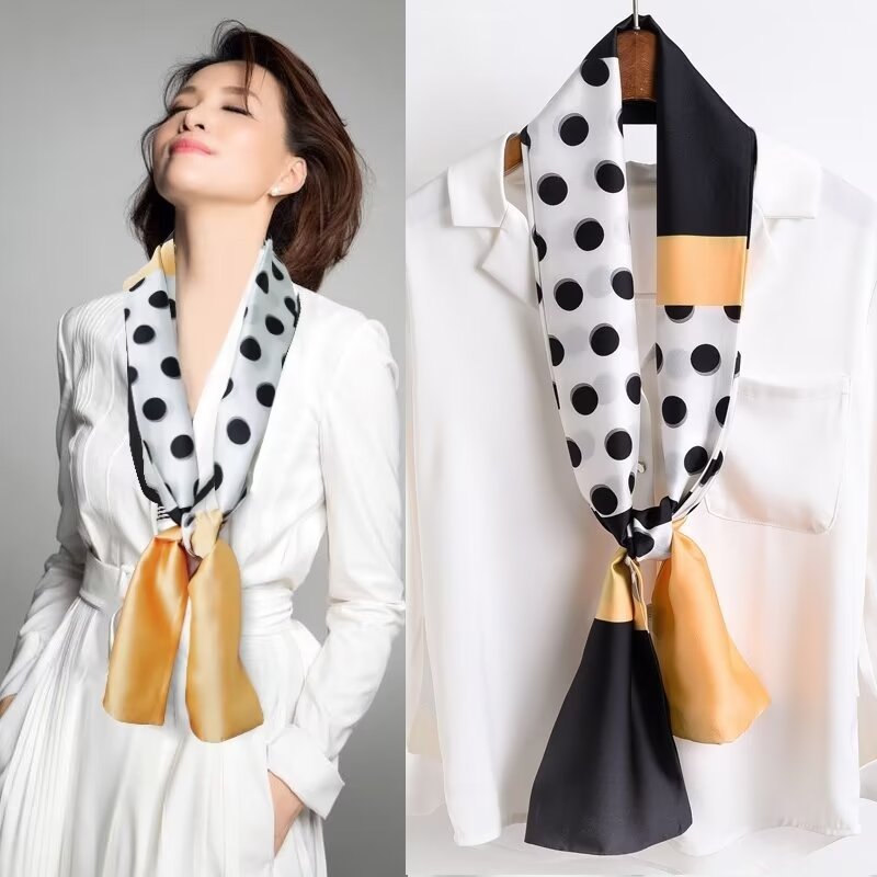 The small silk towel girl is a small, thin stripe of the winter scarf wave in Korea at spring and summer