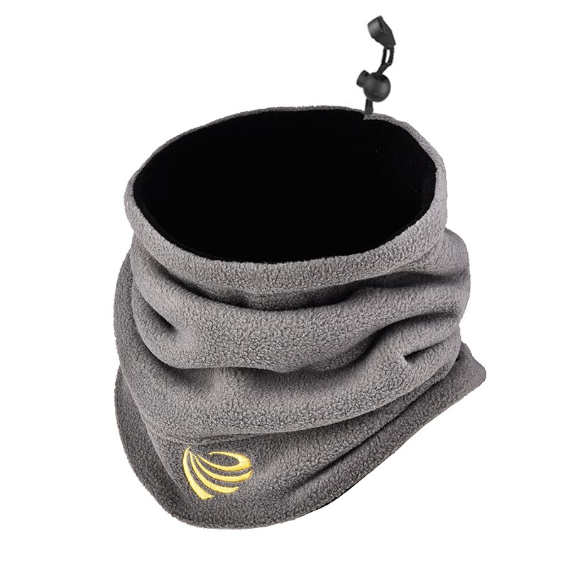 A man with a hot neck for the winter, a man with a velvet turban for the neck