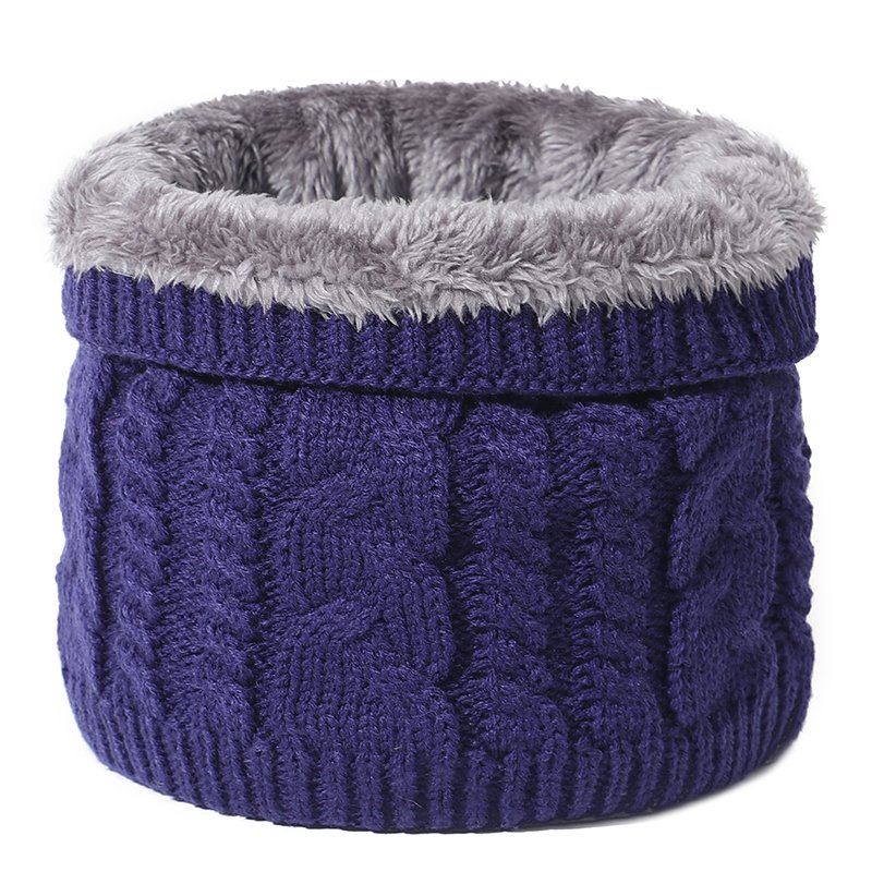 Men and women who are warm in winter, warm in winter, warm in winter and thick in cold in winter