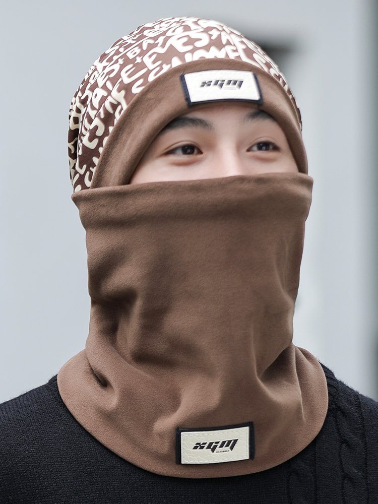Ride the turban caps for the winter and drive the wind against the cold necks of men and women