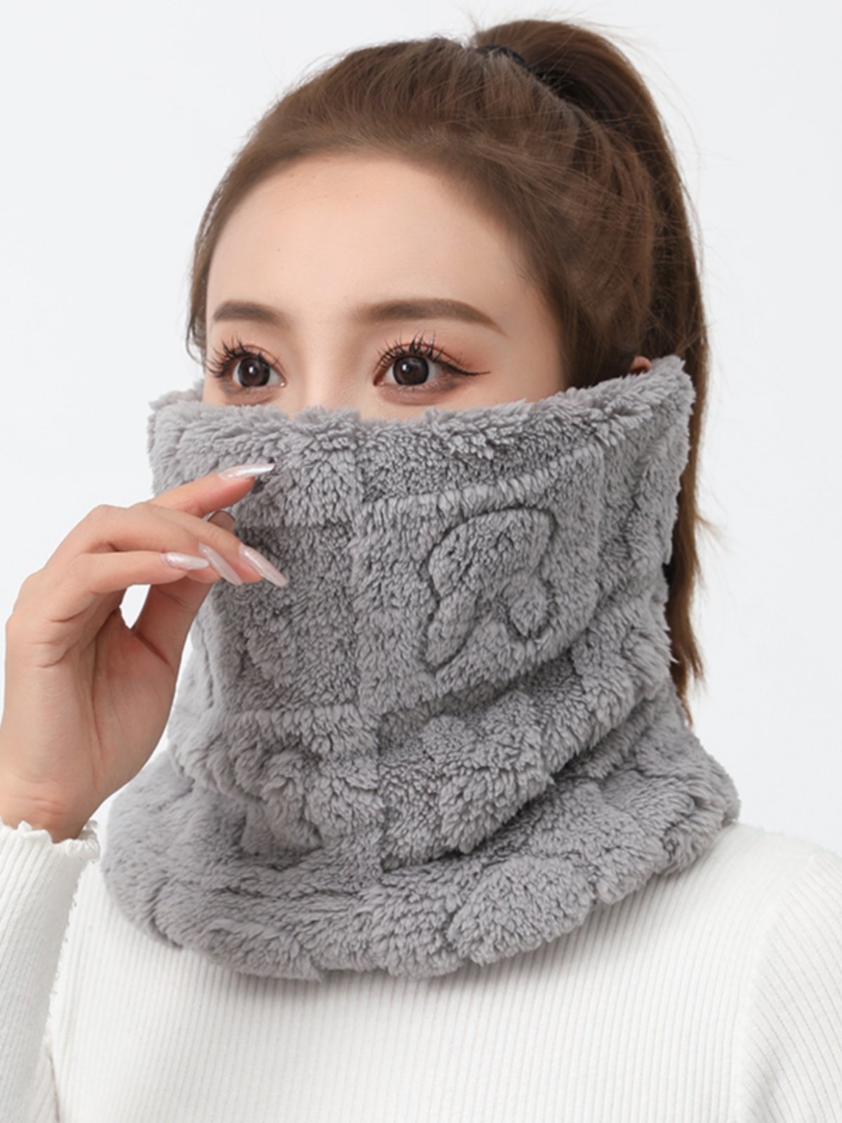 The new paragraph adds a warmer and velvet for both men and women