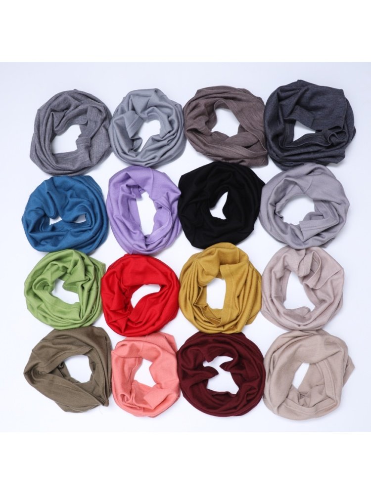 MELINUS WOOL, A THIN, SEAMLESS MAGIC TOWEL, A TURBAN TO KEEP THE SUN WARM