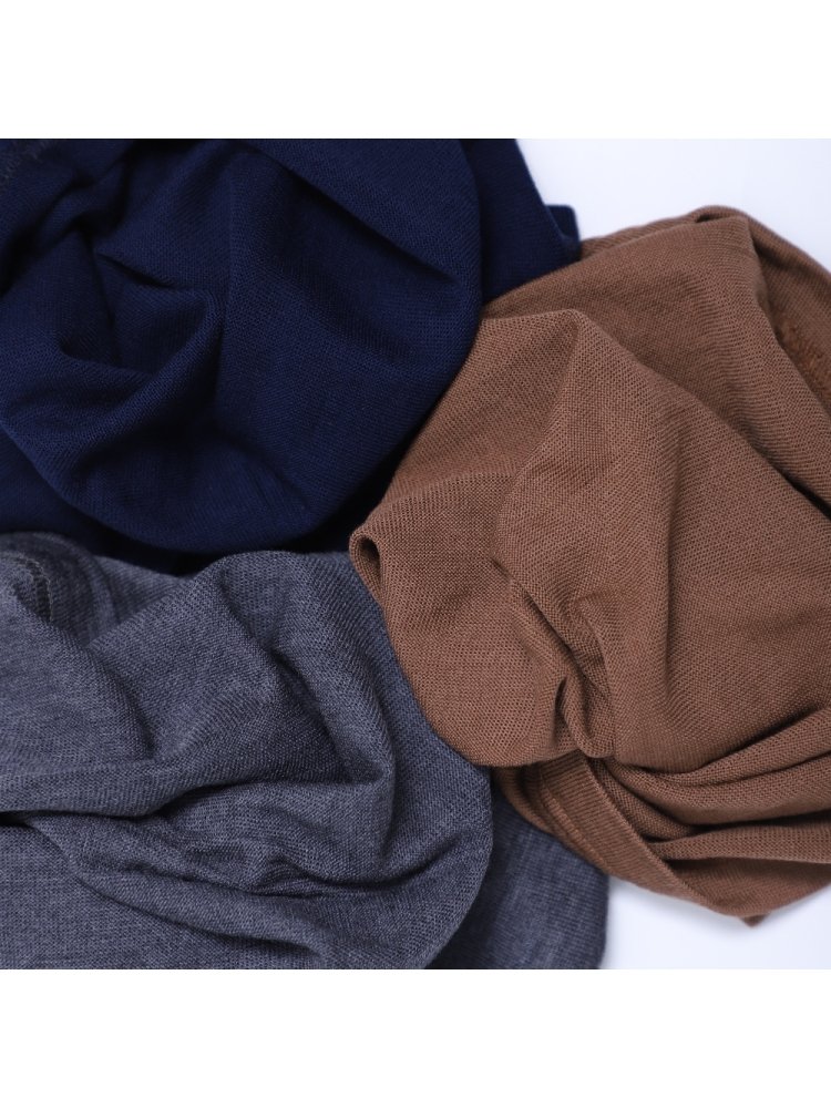 MELINUS WOOL, A THIN, SEAMLESS MAGIC TOWEL, A TURBAN TO KEEP THE SUN WARM